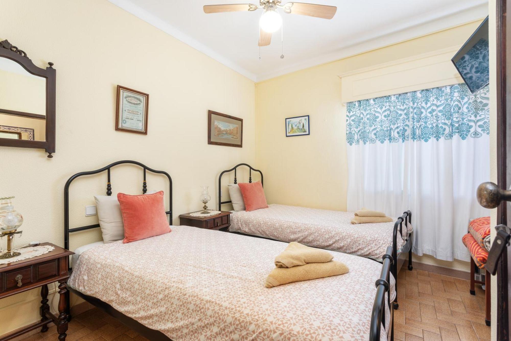 Al - Alojamento Local Pension Bicuar Олян Екстер'єр фото