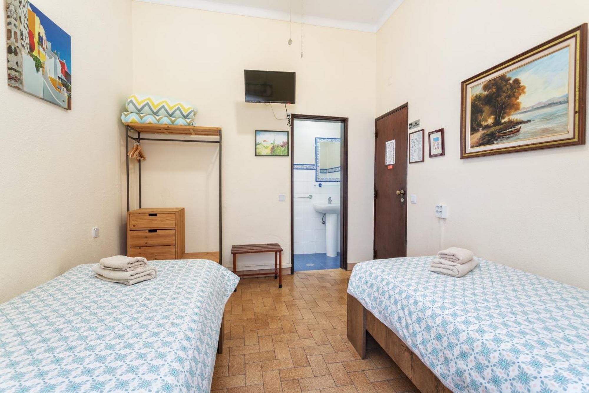 Al - Alojamento Local Pension Bicuar Олян Екстер'єр фото
